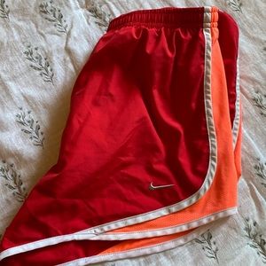 nike tempo short red orange M